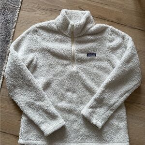 Patagonia White Teddy Jacket with Plush Fleece and Quarter-Zip Design
